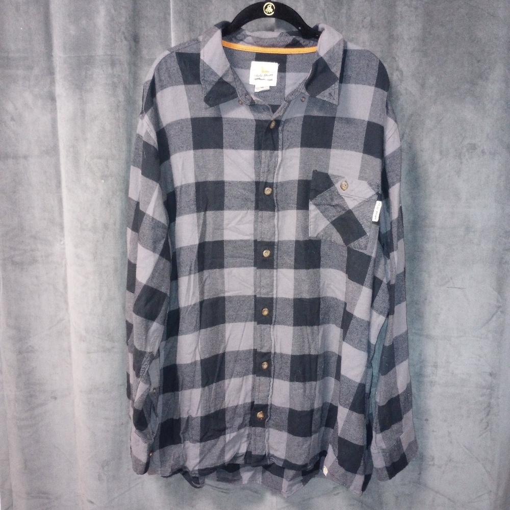 Field And Stream Gray Black Plaid Flannel Shirt Size 3X EUC P2P 29 Length 33.5